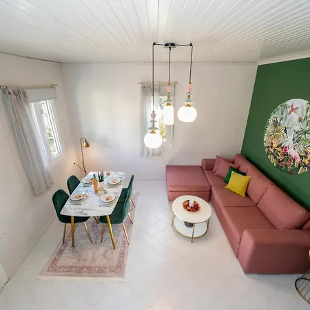 Aliki's Casa de Férias *