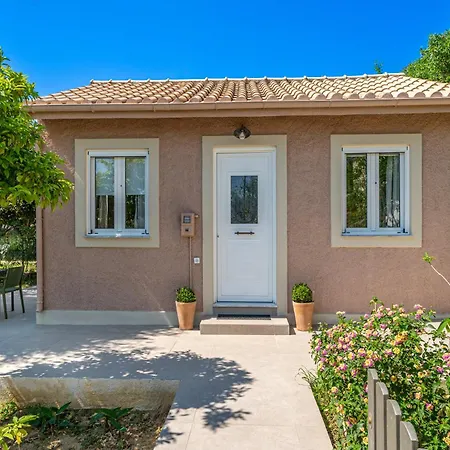 Holiday home Aliki's *